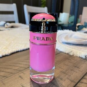 Prada Candy
Feel free to make an offer!